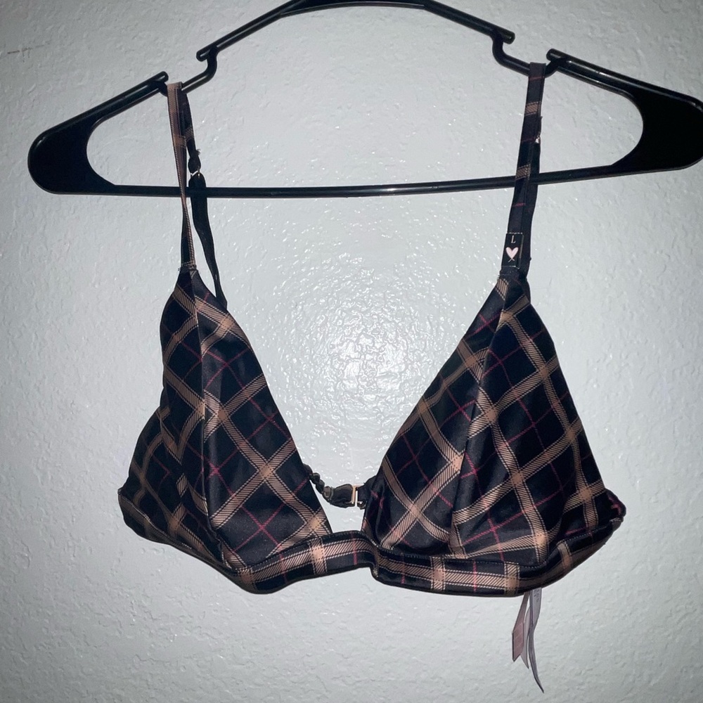 Victoria’s Secret unlined bra